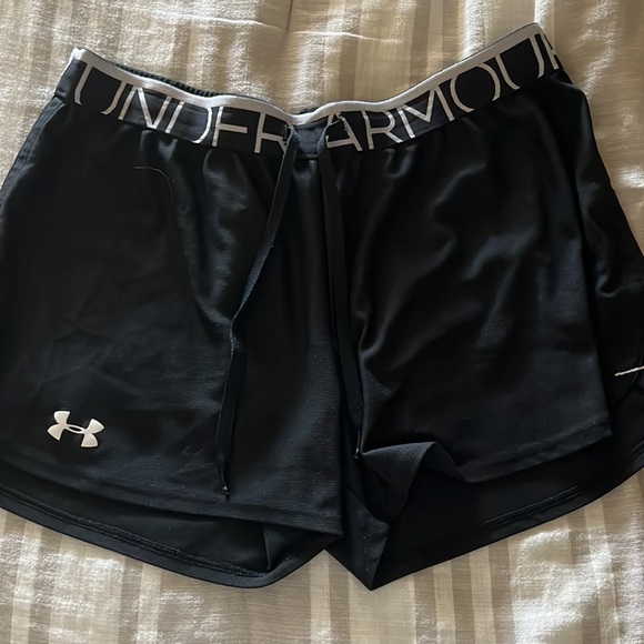 Under Armour short bundle sz M. - Picture 5 of 6